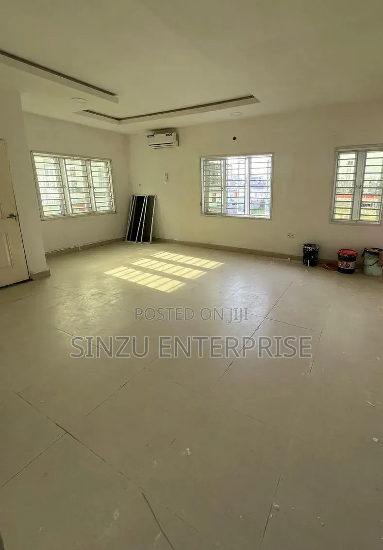 Studio Apartment in Lcc, Chevron for rent in Chevron