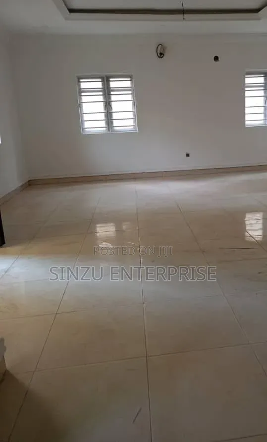 Studio Apartment in Chevron for rent in Chevron