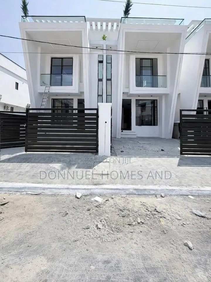 4bdrm Duplex in Ikota for rent in Ikota