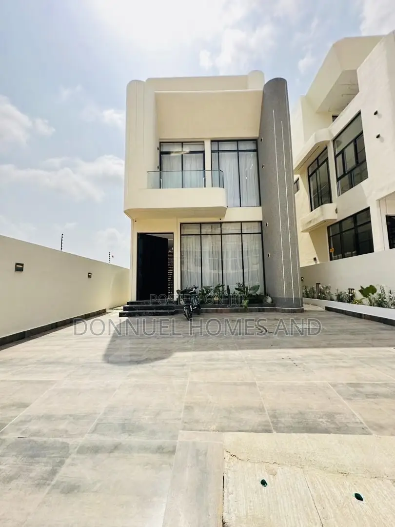 5bdrm Duplex in Lekki Phase 1 for sale in Lekki Phase 1