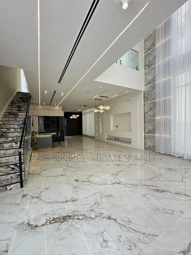 5bdrm Duplex in Lekki Phase 1 for sale in Lekki Phase 1