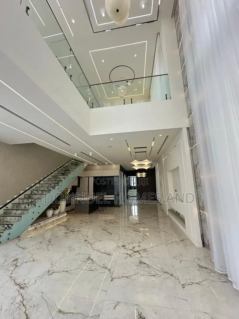 5bdrm Duplex in Lekki Phase 1 for sale in Lekki Phase 1