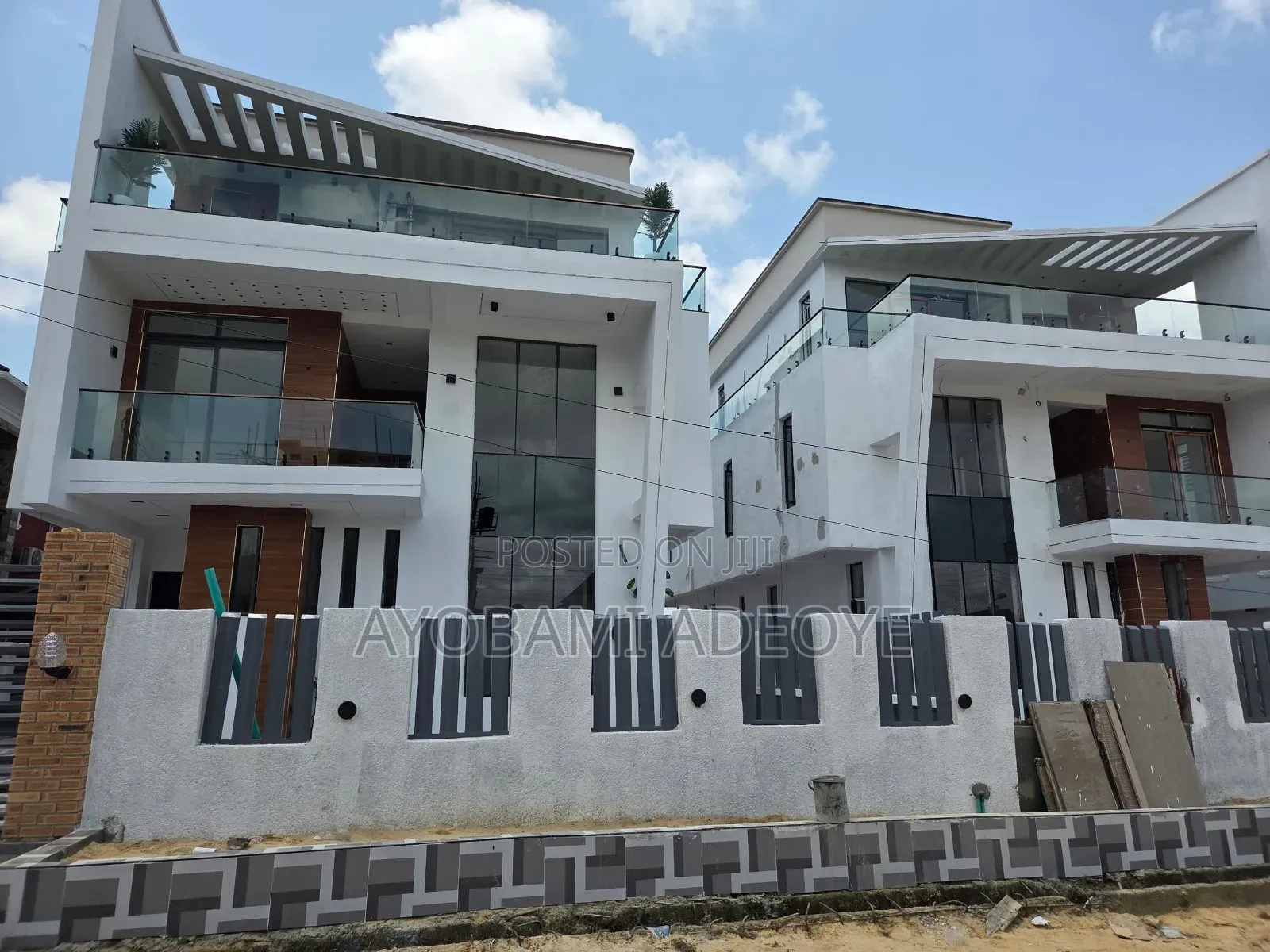4bdrm Duplex in Secure Estate At for sale in Sangotedo