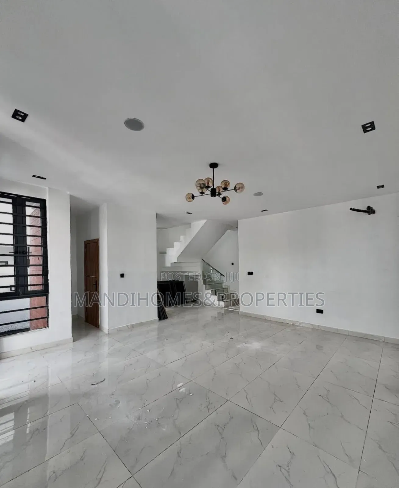 5bdrm Duplex in Ikota for sale in Ikota