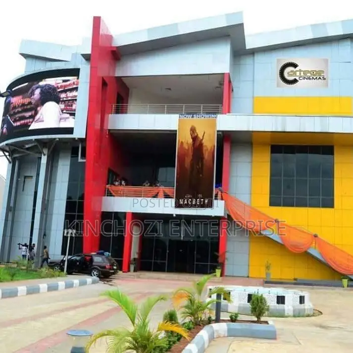 18bdrm Villa in Cartege Cinema, Aniocha North for sale in Aniocha North