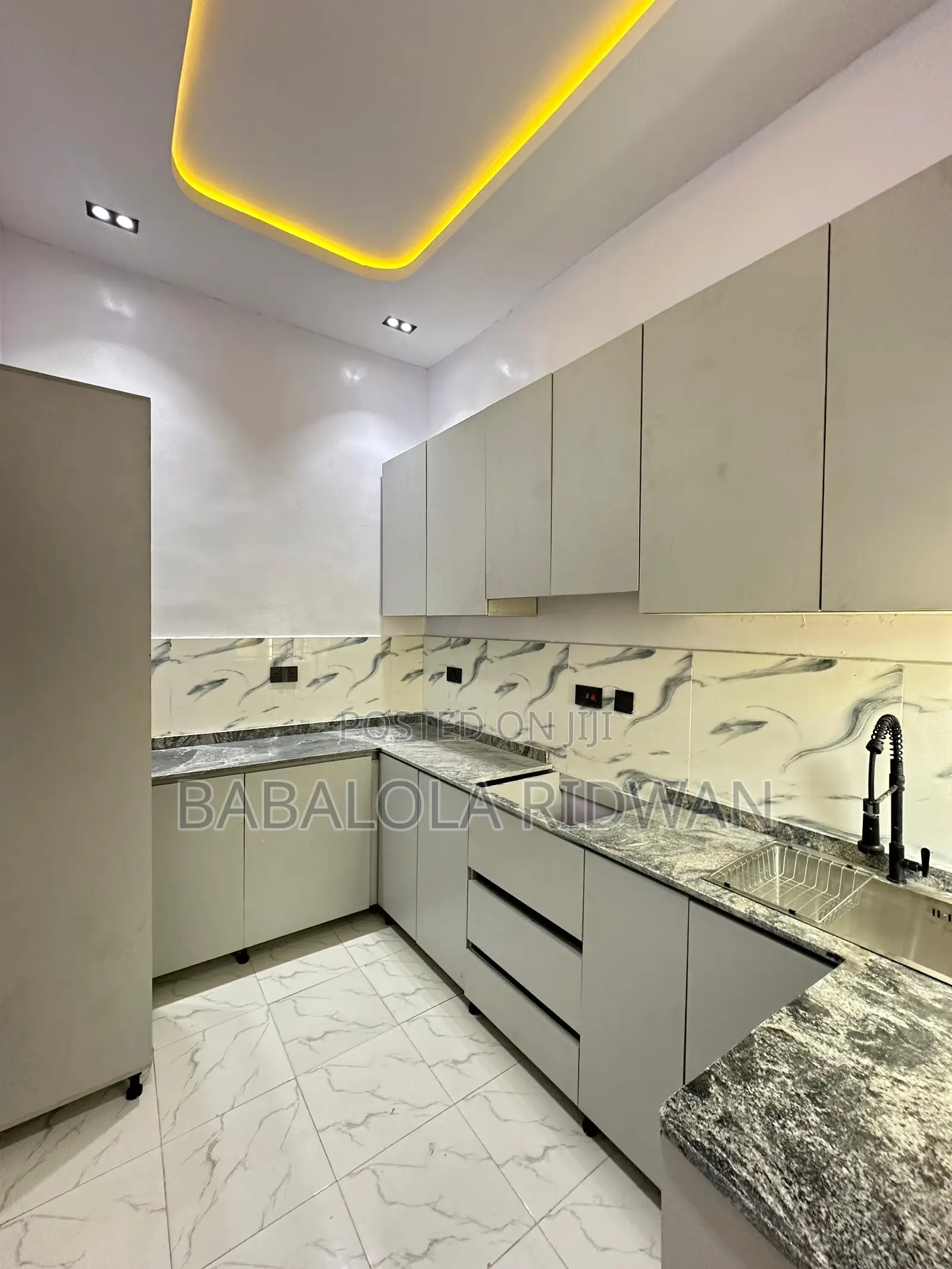 3bdrm Bungalow in Ologuneru for sale in Ologuneru