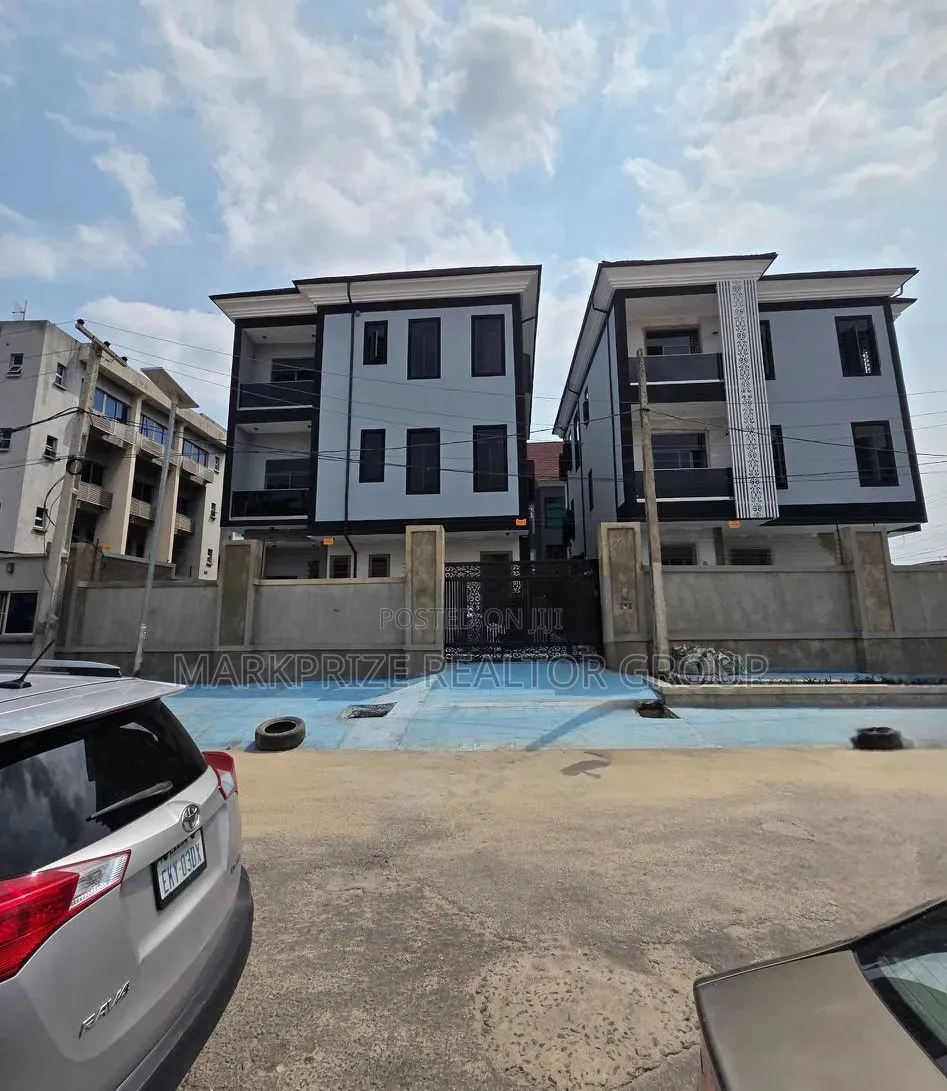 3bdrm Apartment in Opebi Ikeja for sale in Opebi