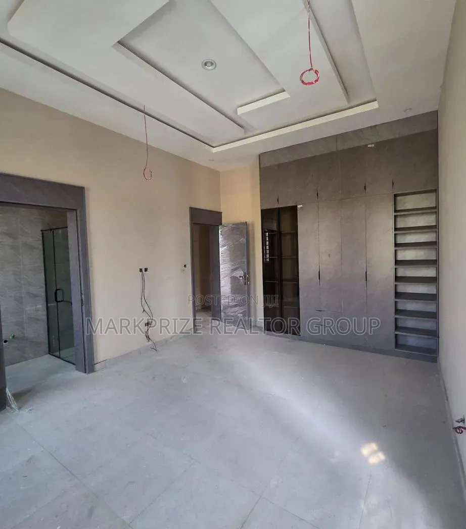 3bdrm Apartment in Opebi Ikeja for sale in Opebi