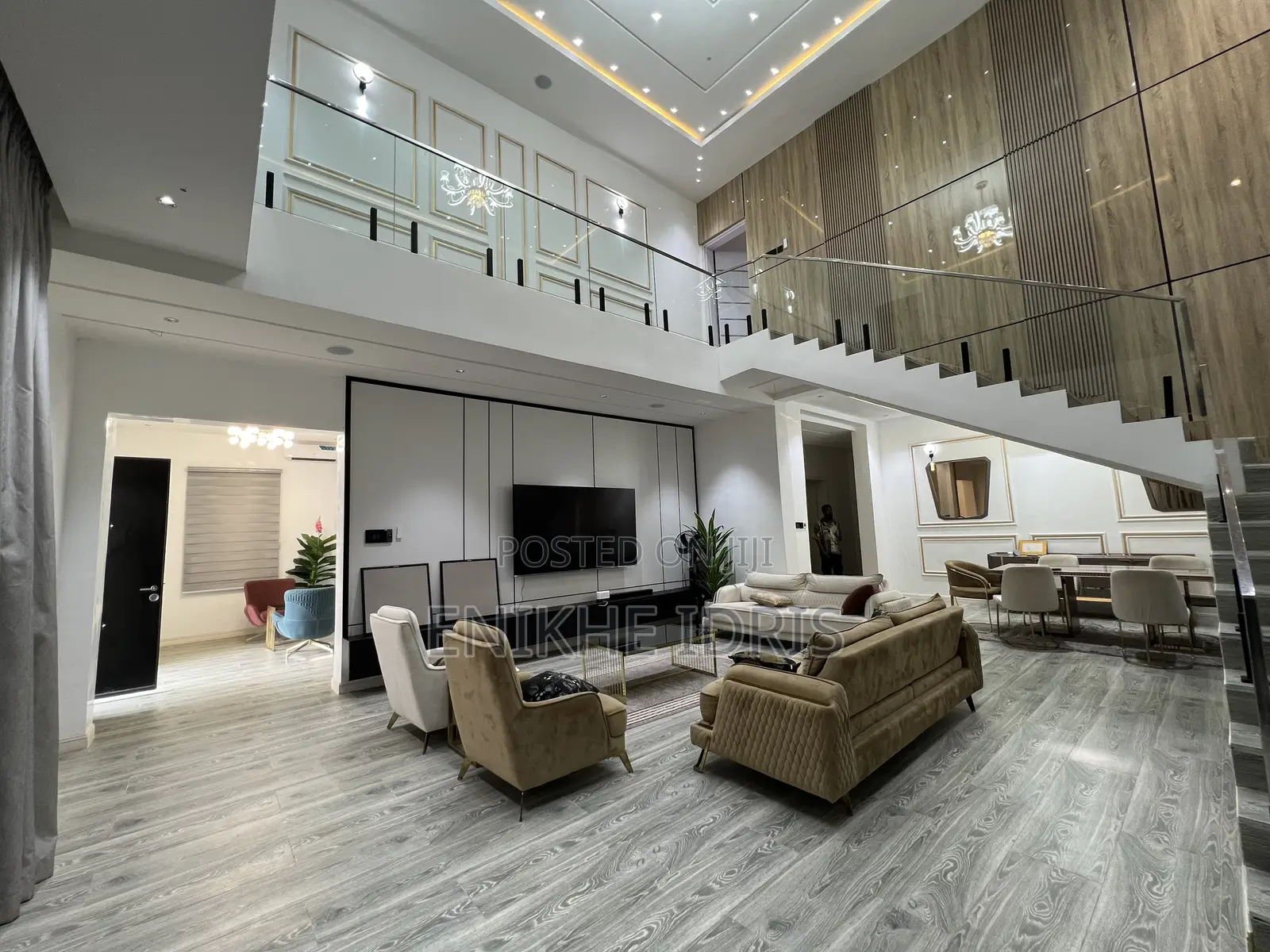 5bdrm Mansion in Light, Lugbe District for sale in Lugbe District