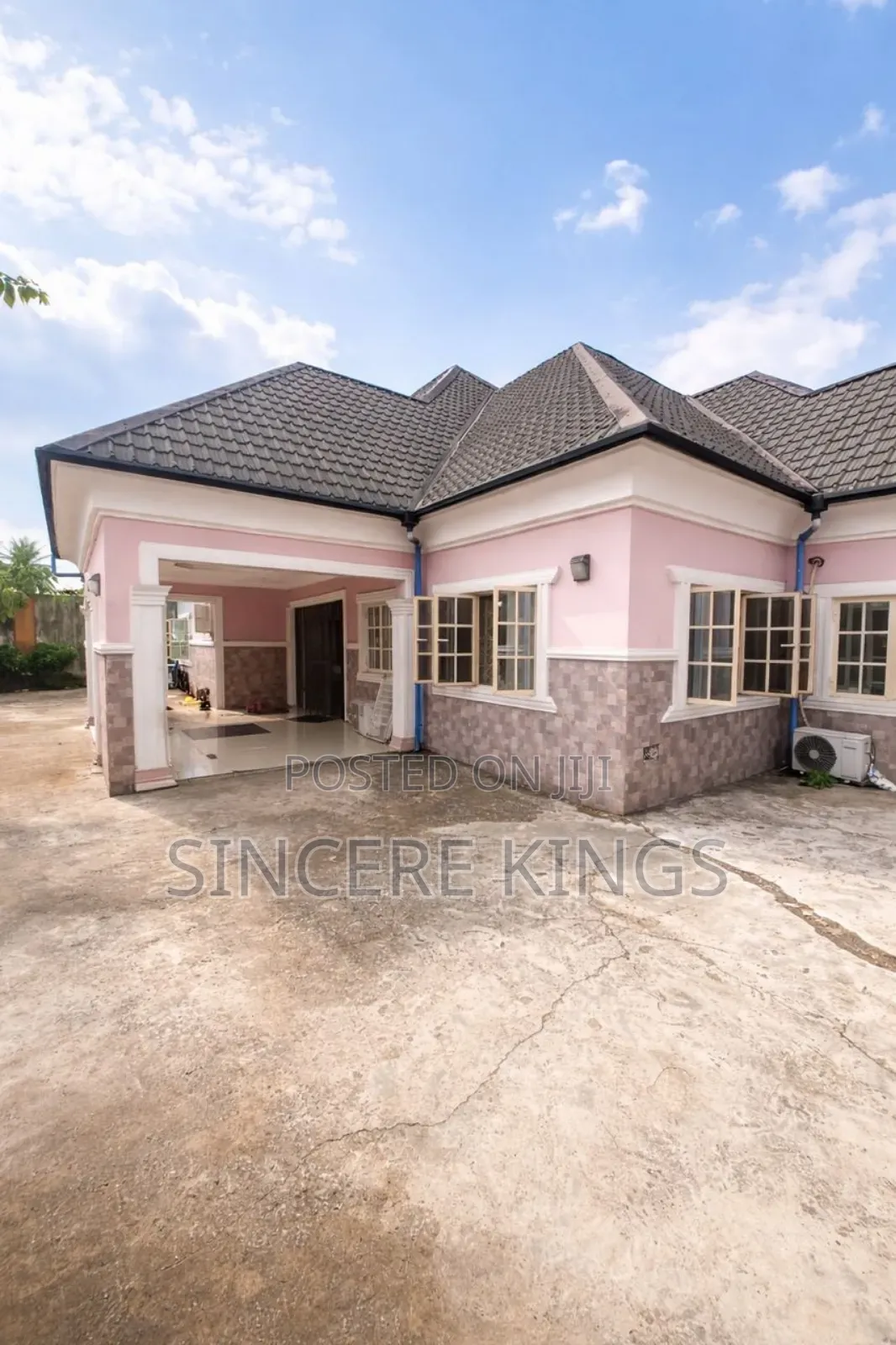 5bdrm House in Off Aka Rd By Nung, Uyo for sale in Uyo
