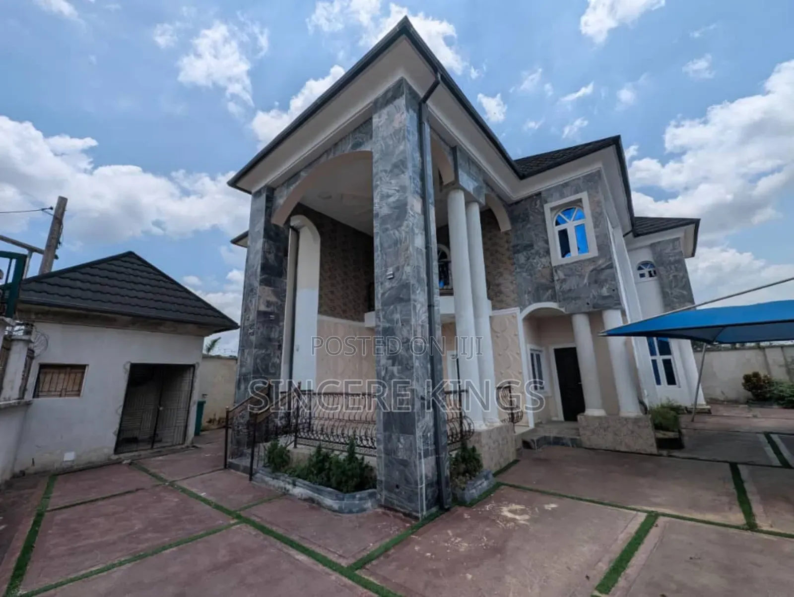 4bdrm Duplex in Shelter Afrique, Uyo for sale in Uyo