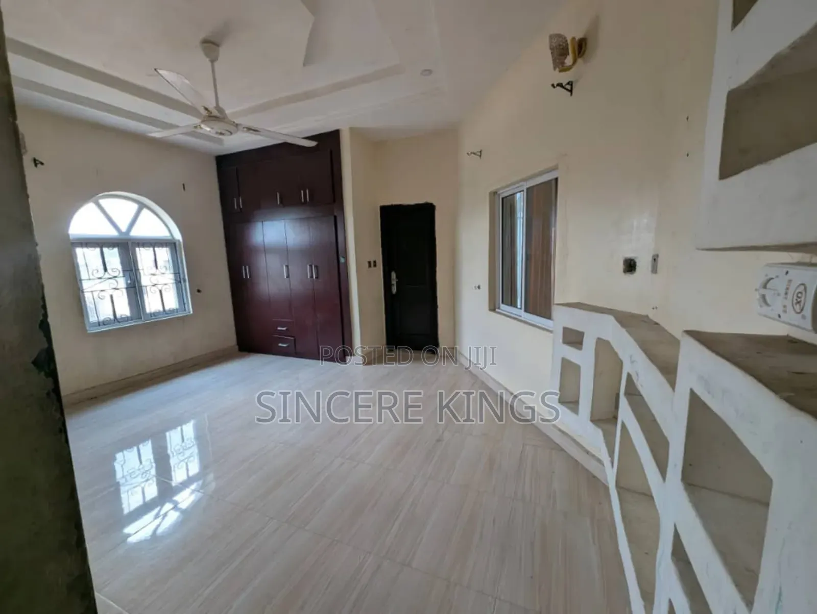 4bdrm Duplex in Shelter Afrique, Uyo for sale in Uyo