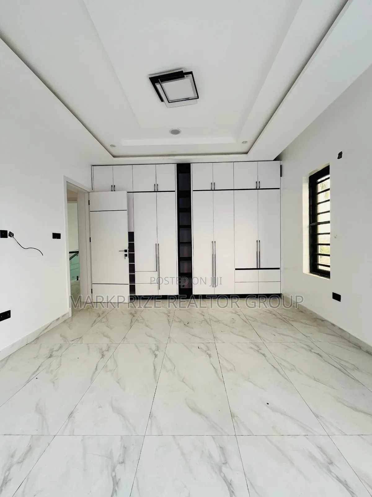 5bdrm Duplex in Omole Phase 2 for sale in Omole Phase 2