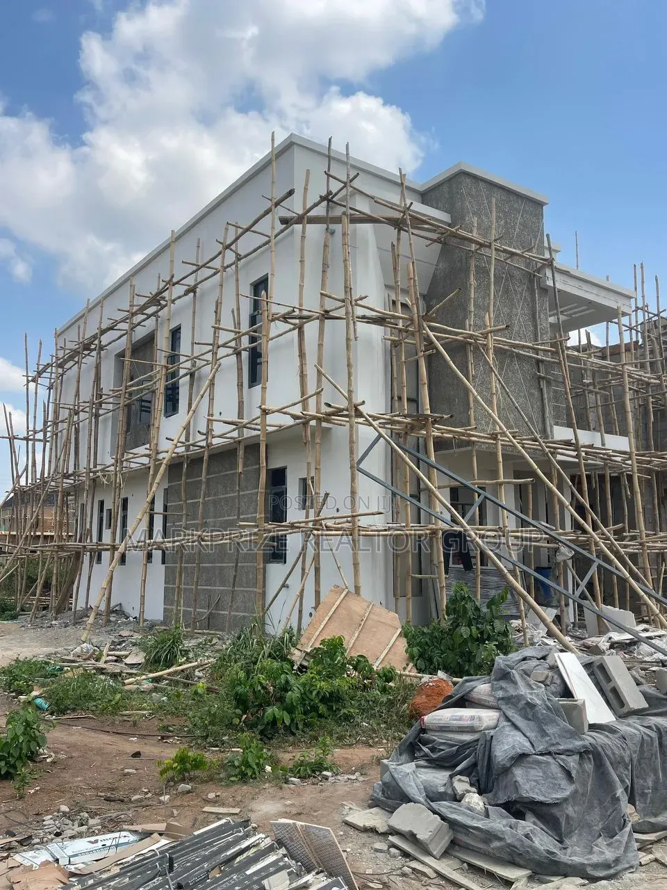 Furnished 4bdrm Duplex in Mowe Town, Omole Phase 2 for sale in Omole Phase 2