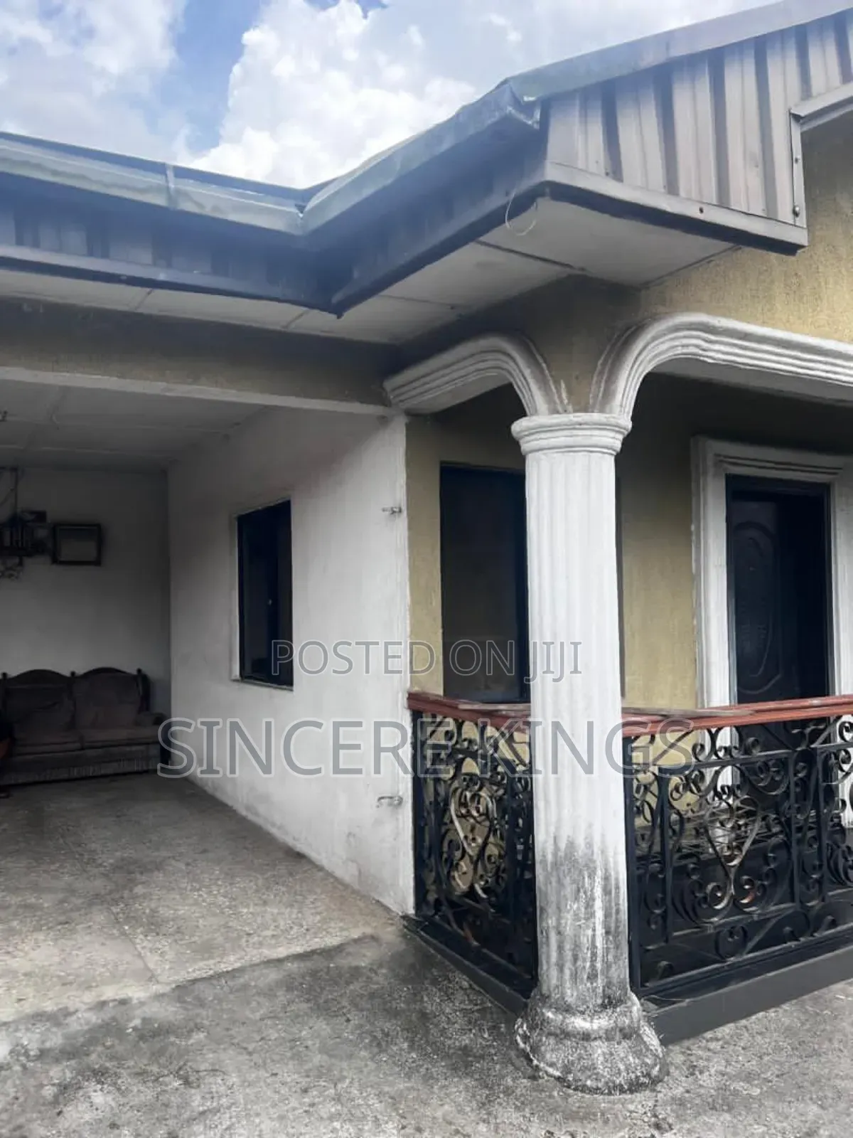 3bdrm Bungalow in Osongama Estate, Uyo for sale in Uyo