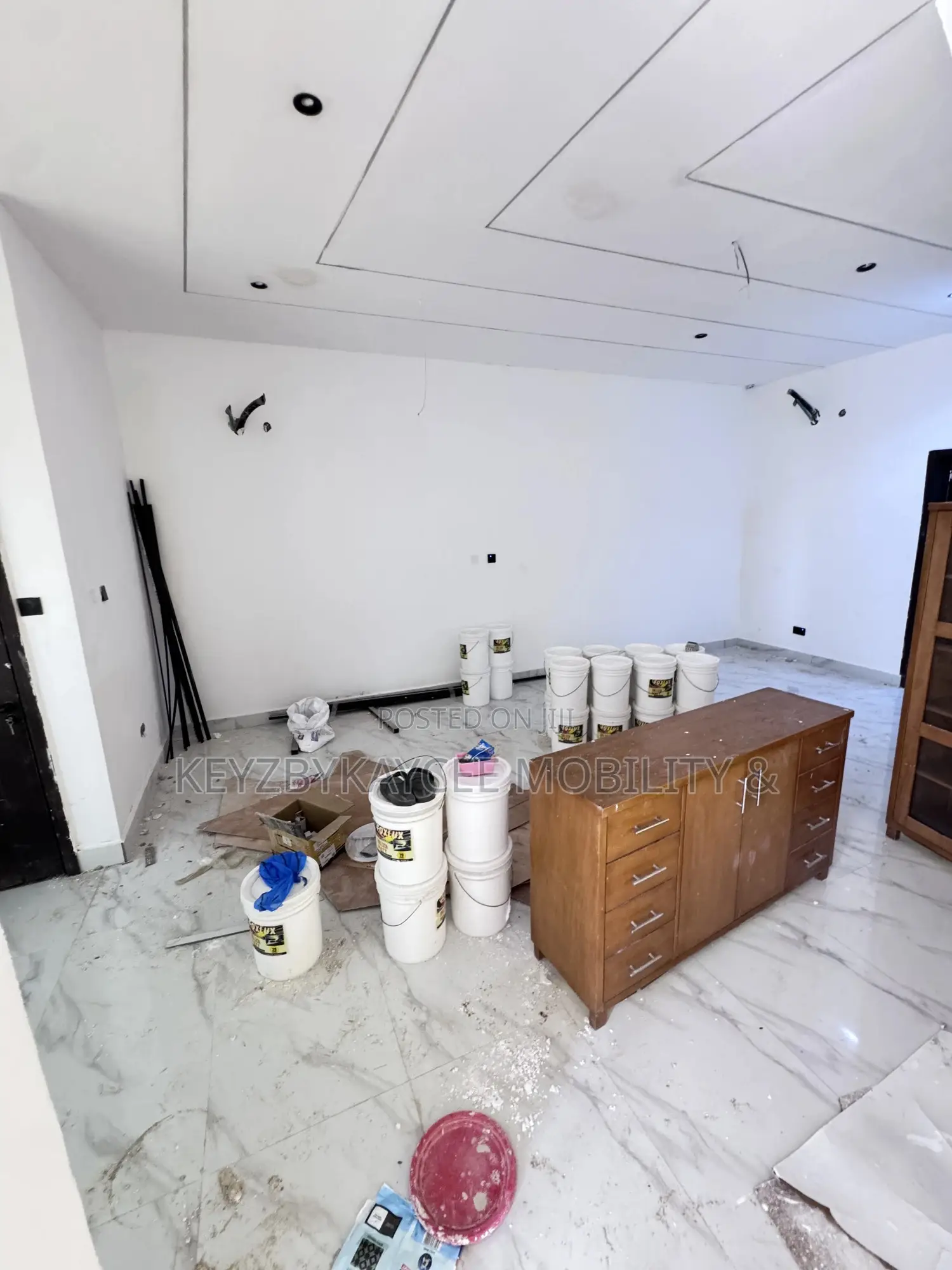 4bdrm Duplex in Ajao Estate for sale in Ajao Estate