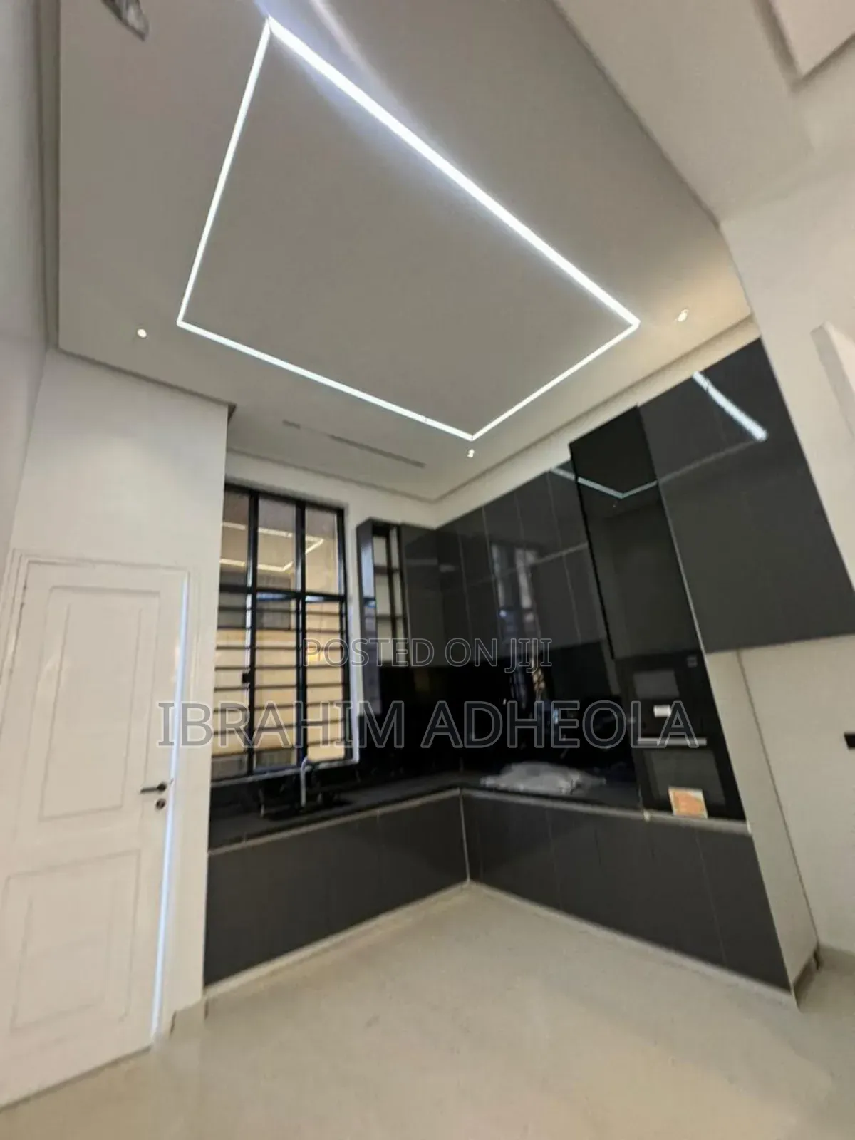 3bdrm Apartment in Off Fola Osibo, Lekki Phase 1 for sale in Lekki Phase 1