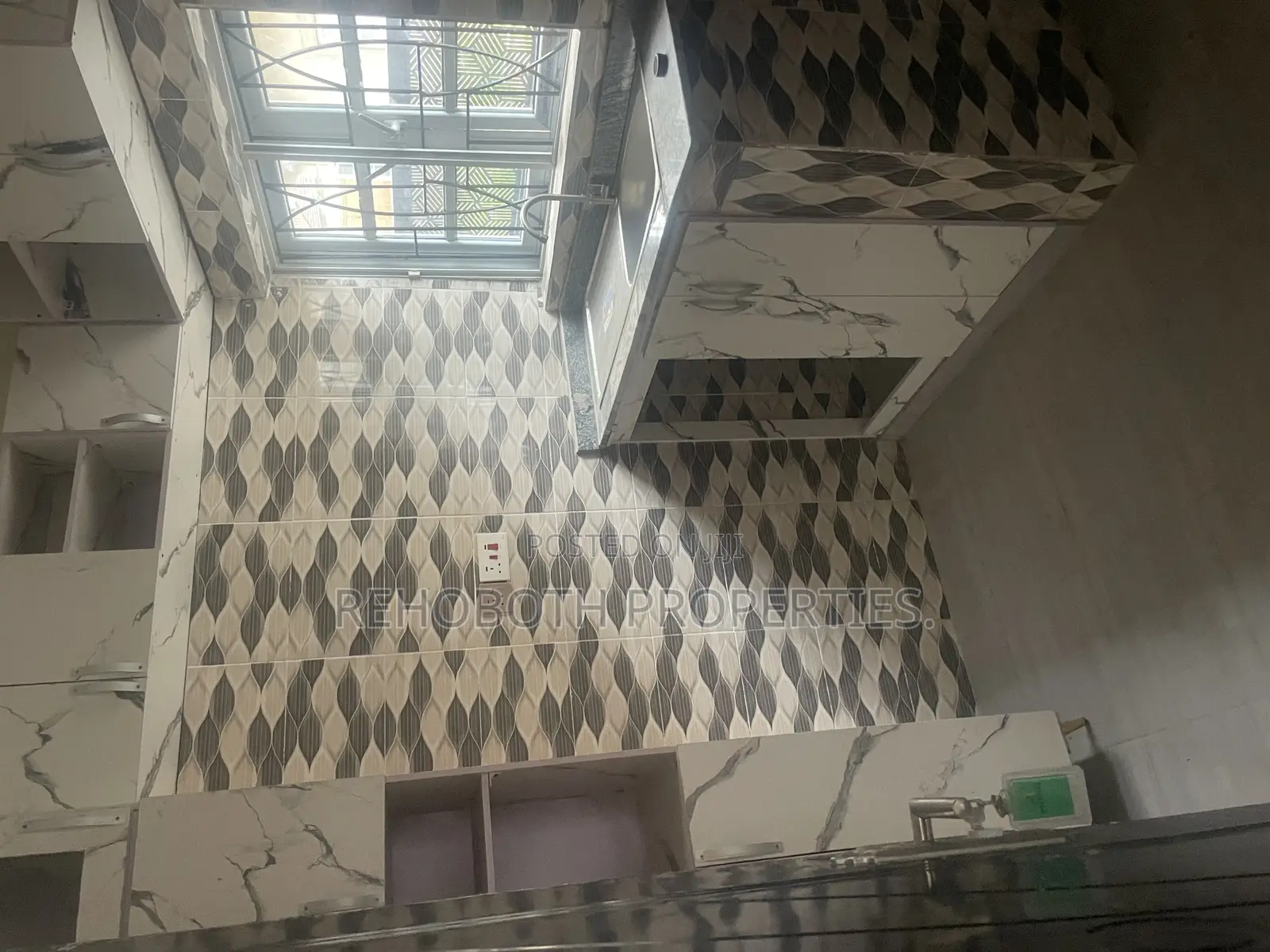 3bdrm Duplex in Banuso Elebu, Akala Express for rent in Akala Express