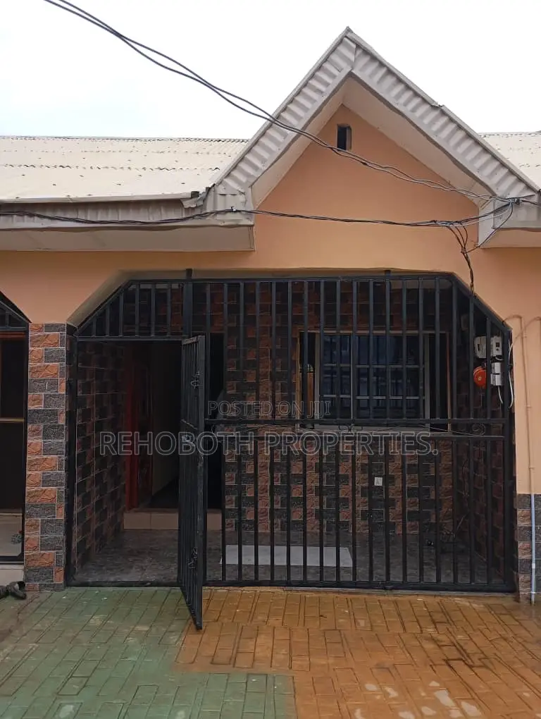 3bdrm Bungalow in Erikalopy, Akala Express for rent in Akala Express