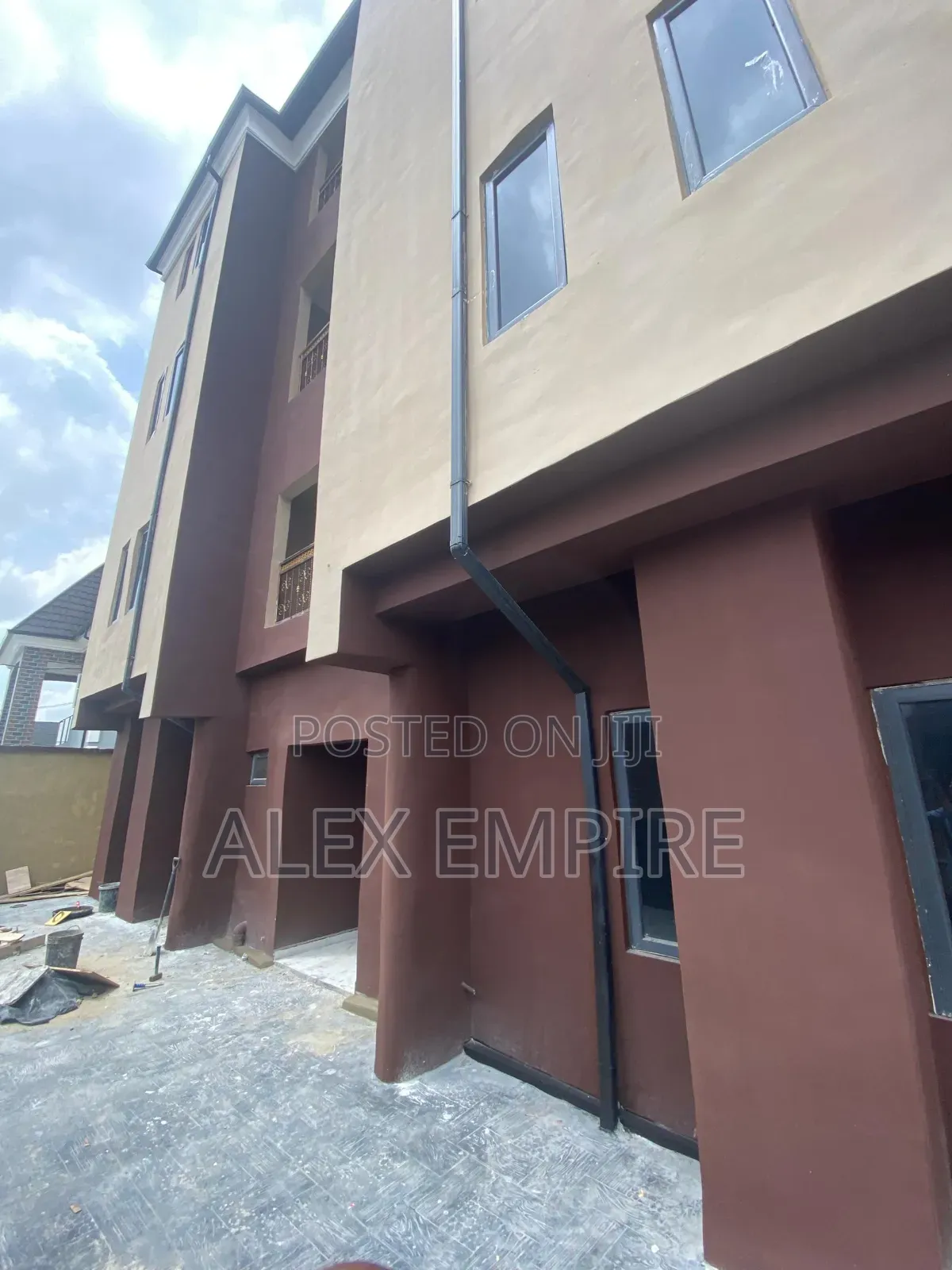 3bdrm Apartment in Bucknor for sale in Bucknor