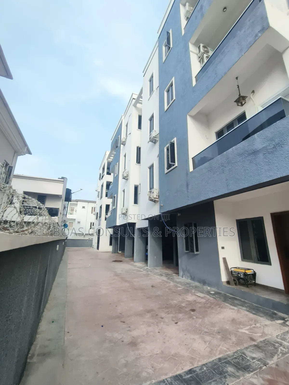 Neatly Furnished 3bed in Ikota