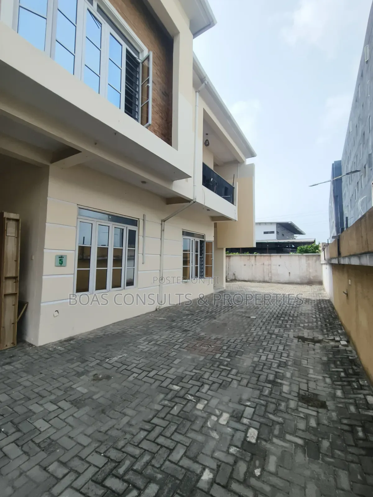 4bdrm Duplex in Oral Estate, Ikota for rent in Ikota
