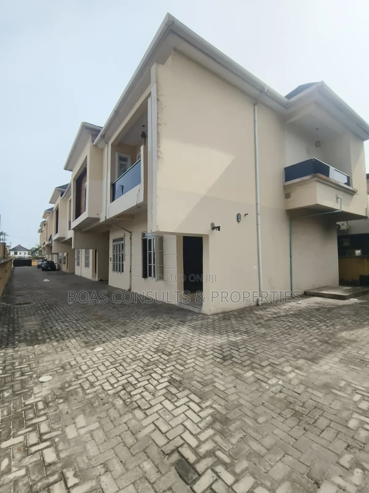 4bdrm Duplex in Oral Estate, Ikota for rent in Ikota