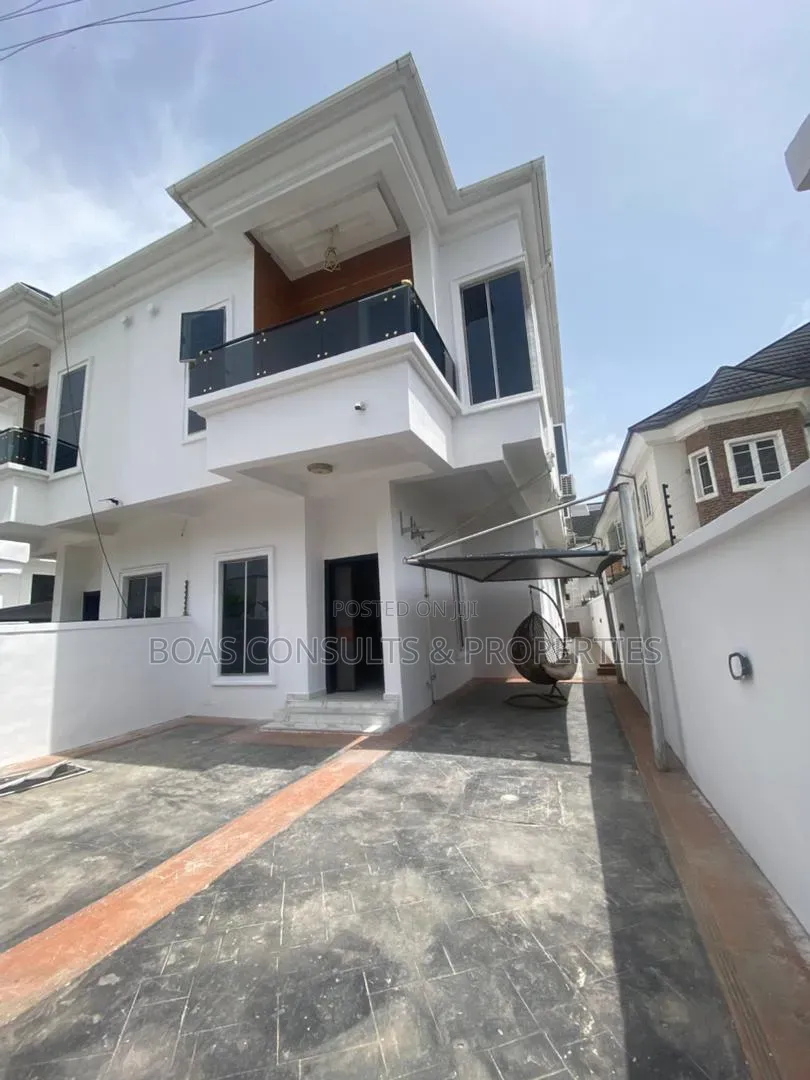 4bdrm Duplex in Oral, Ikota for rent in Ikota
