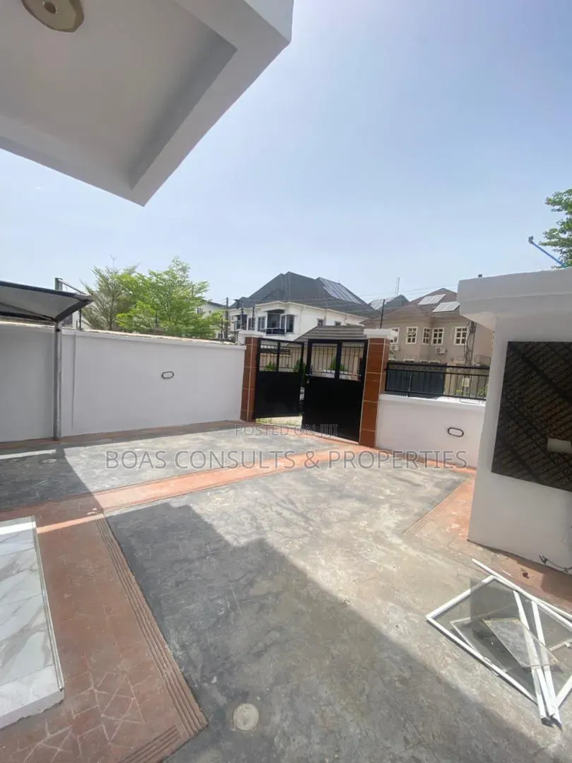 4bdrm Duplex in Oral, Ikota for rent in Ikota