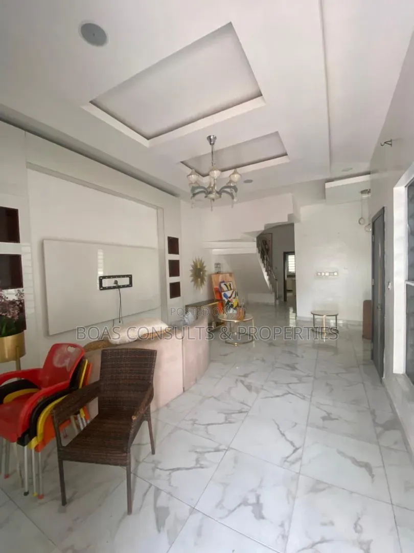 4bdrm Duplex in Oral, Ikota for rent in Ikota
