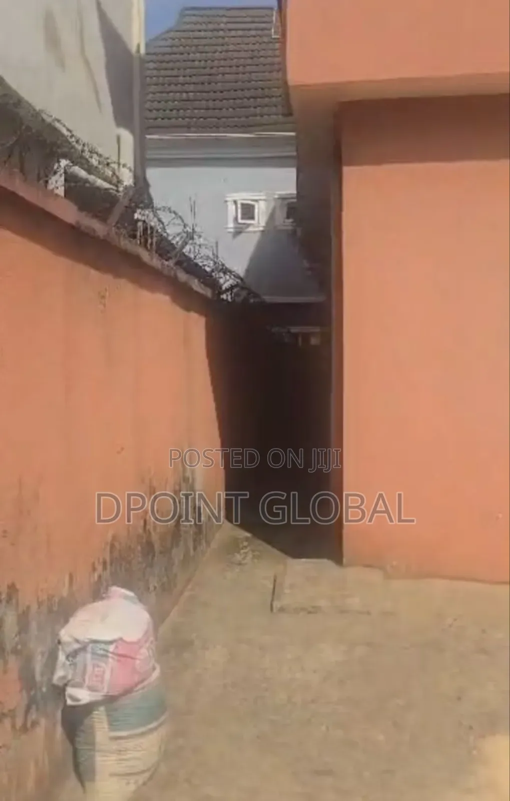 8bdrm Block of Flats in Not, Iyana Ipaja for sale in Iyana Ipaja