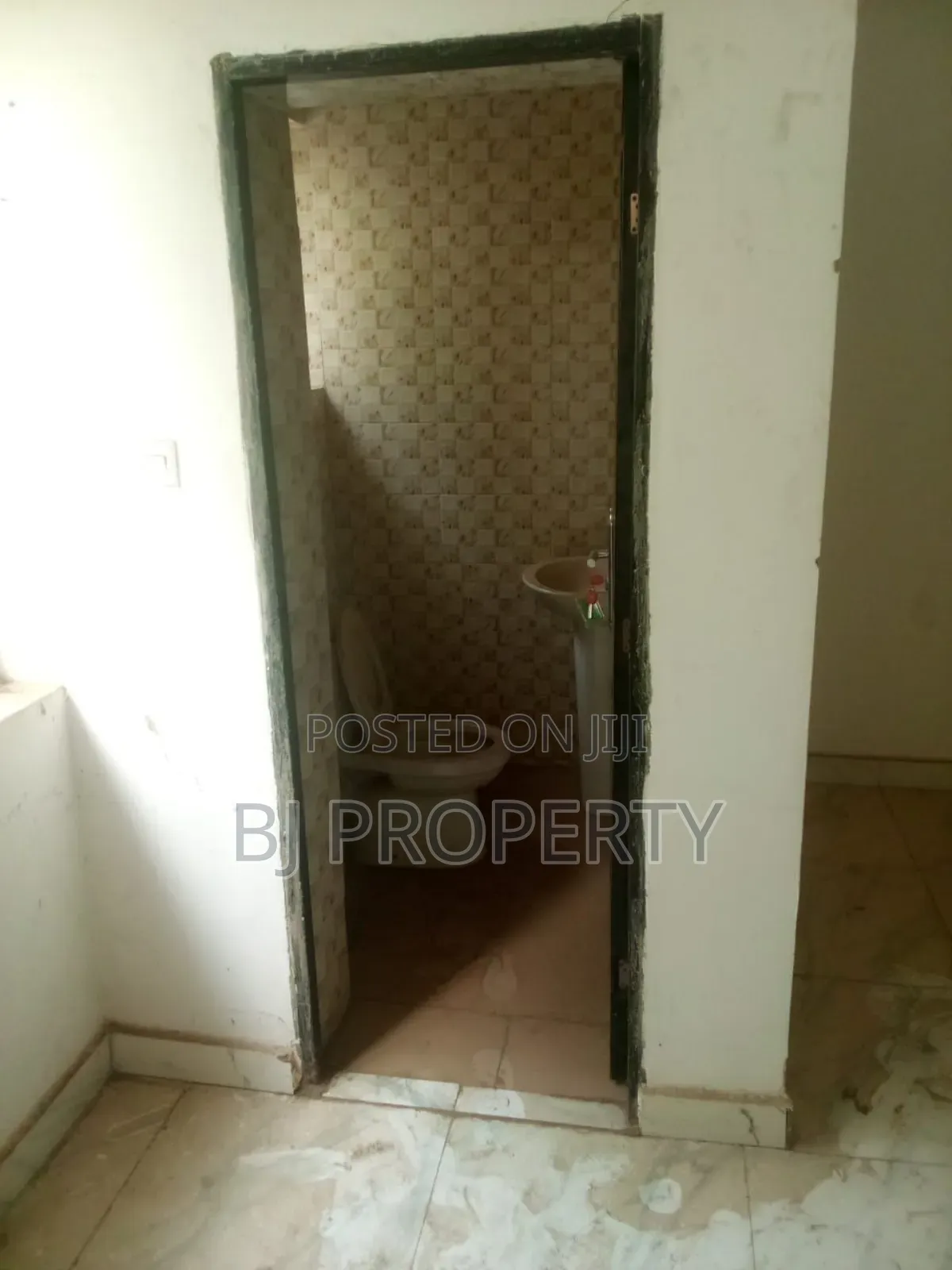 21m SQM Office Shop Space in Gwarinpa for Rent in Gwarinpa