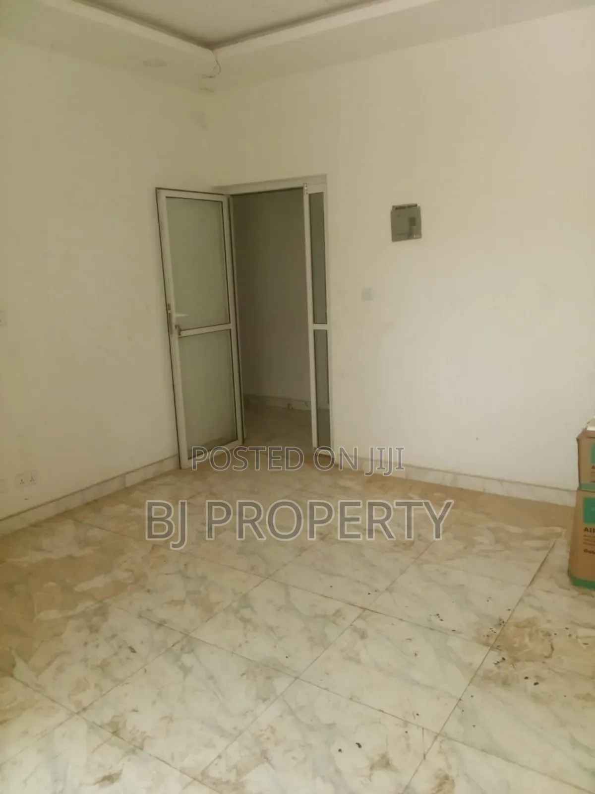 21m SQM Office Shop Space in Gwarinpa for Rent in Gwarinpa