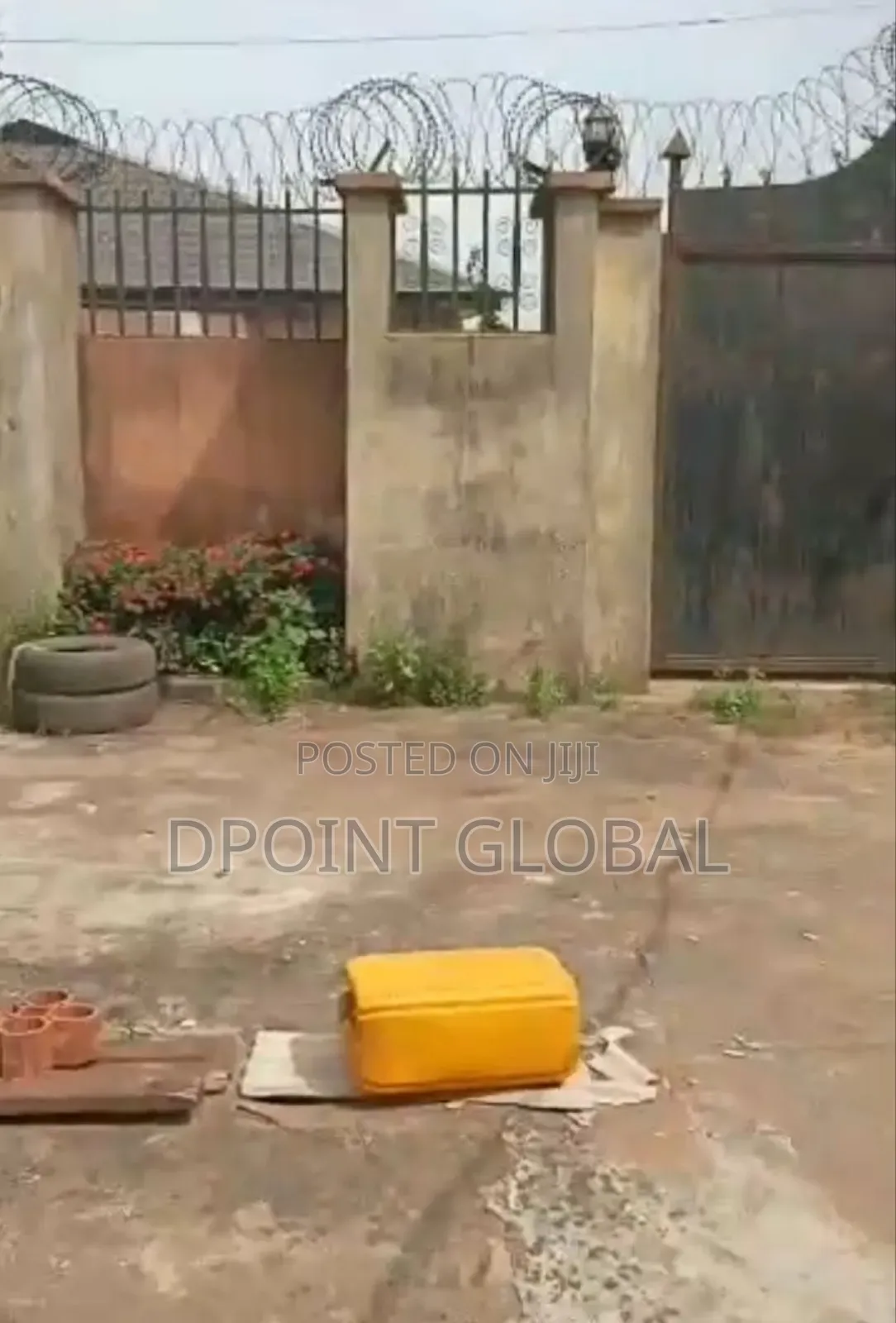 5bdrm Bungalow in Not Estate, Ipaja / Ipaja for sale in Ipaja / Ipaja
