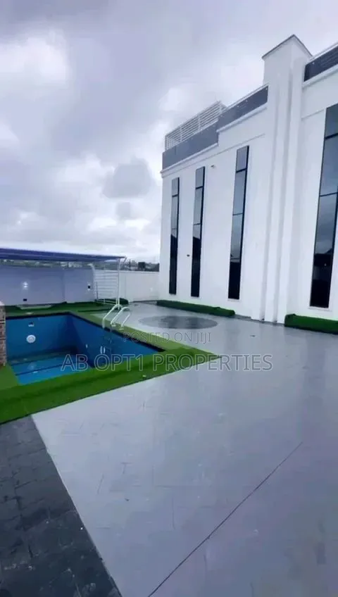 Furnished 6bdrm Duplex in Estate Gate, Airport, Benin City for sale in Benin City