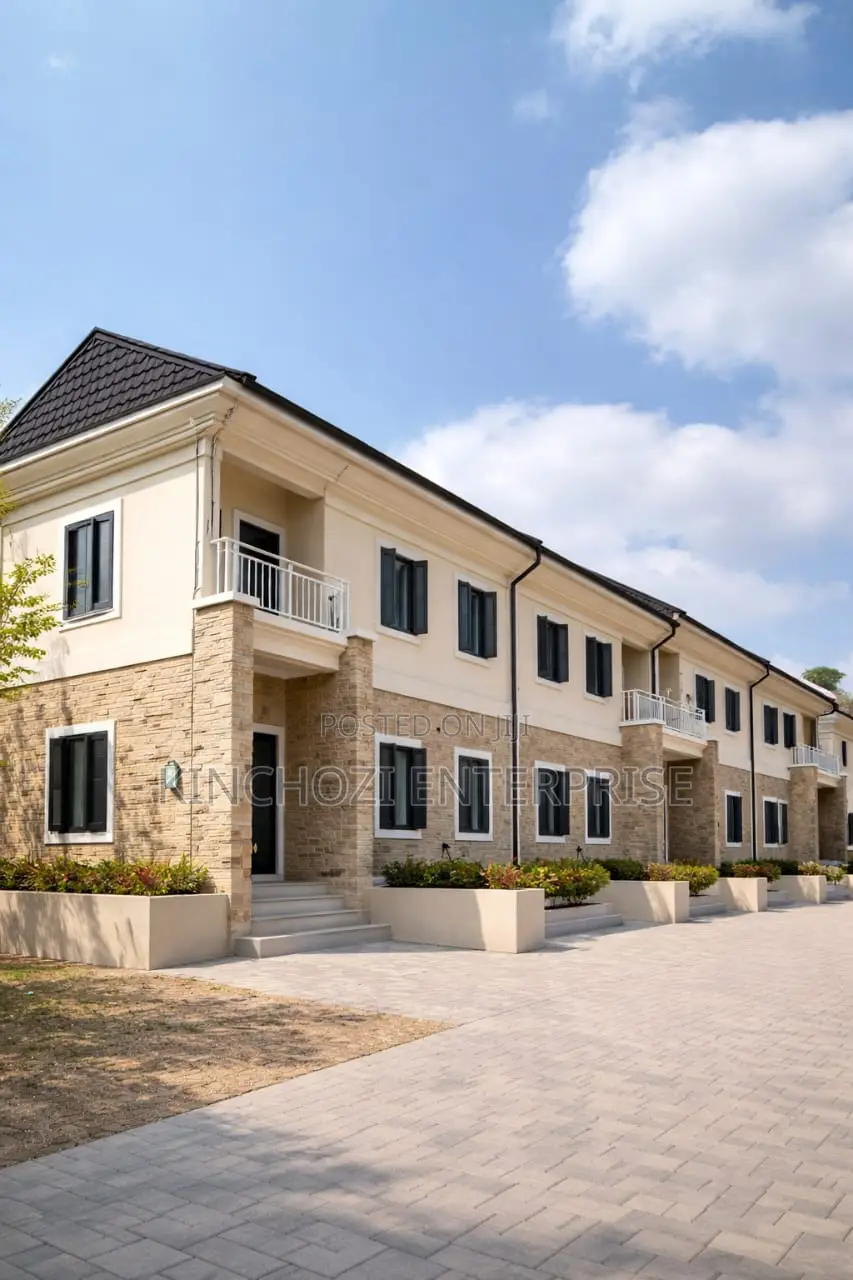 3bdrm Townhouse / Terrace in Rockvale Manors, Zone B for rent in Zone B