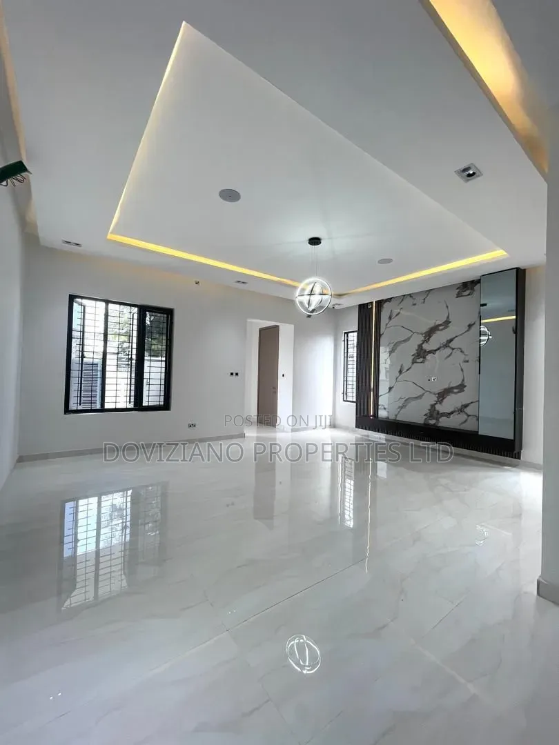 5bdrm Duplex in Lekki Phase 1 for sale in Lekki Phase 1