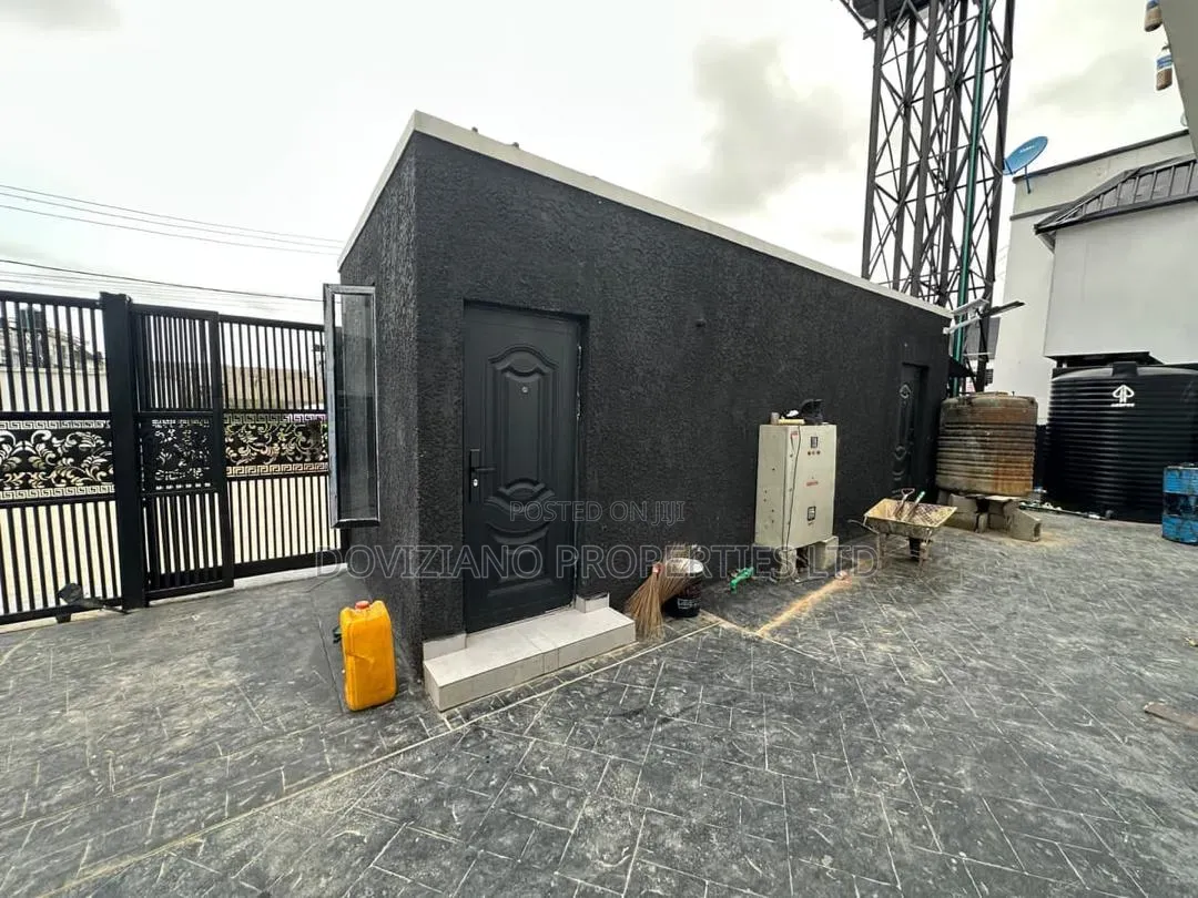 3bdrm Duplex in Ikota for sale in Ikota