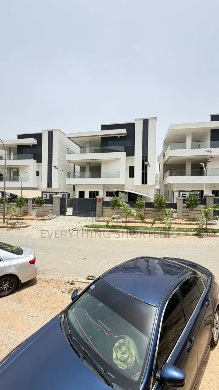 6bdrm Duplex in Katampe Extension for sale in Katampe Extension