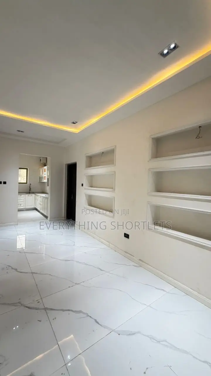 6bdrm Duplex in Katampe Extension for sale in Katampe Extension