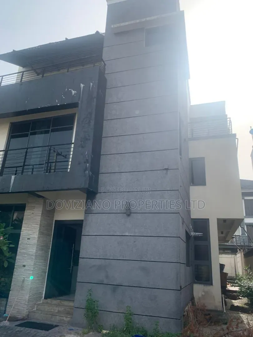5bdrm Duplex in Lekki Phase 1 for rent in Lekki Phase 1