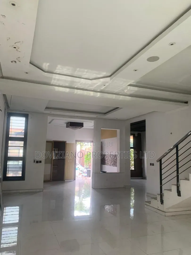 5bdrm Duplex in Lekki Phase 1 for rent in Lekki Phase 1