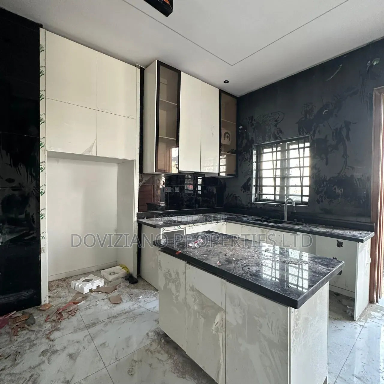 4bdrm Duplex in Ikota for sale in Ikota