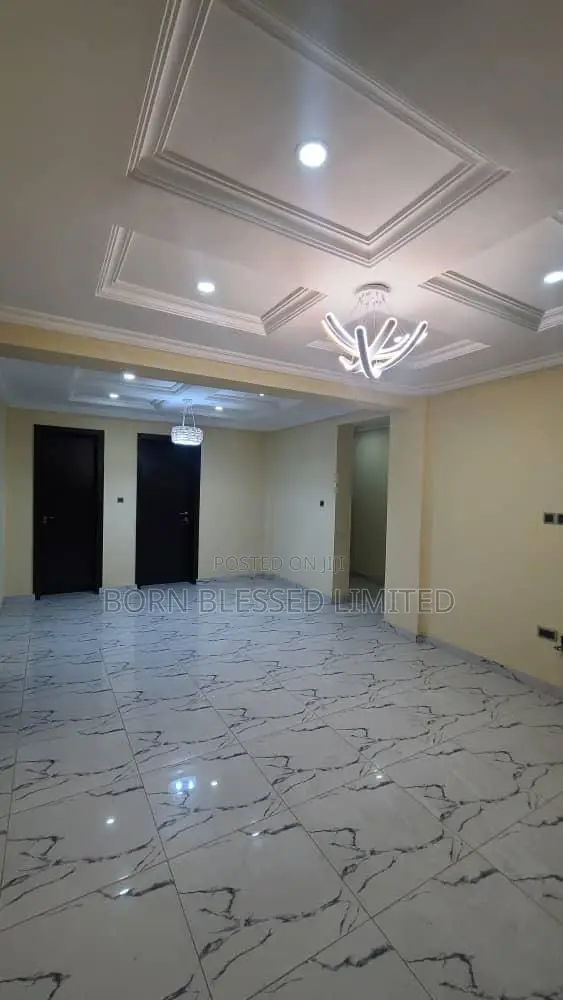 3bdrm Block of Flats in New Road, Lekki Phase 2 for rent in Lekki Phase 2
