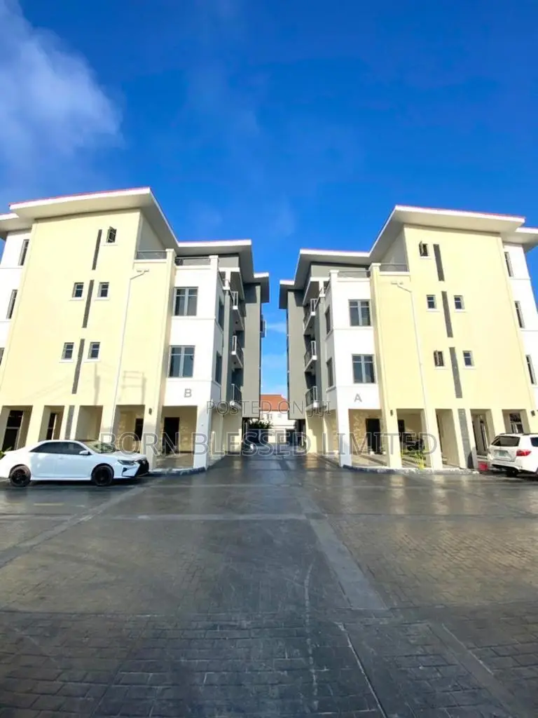 3bdrm Block of Flats in New Road, Lekki Phase 2 for rent in Lekki Phase 2