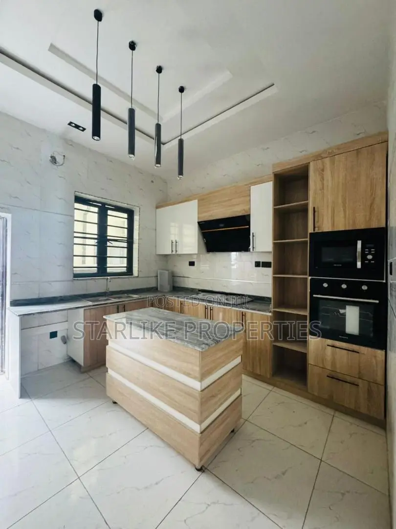 4bdrm Duplex in Lekki Expressway for sale in Lekki Expressway