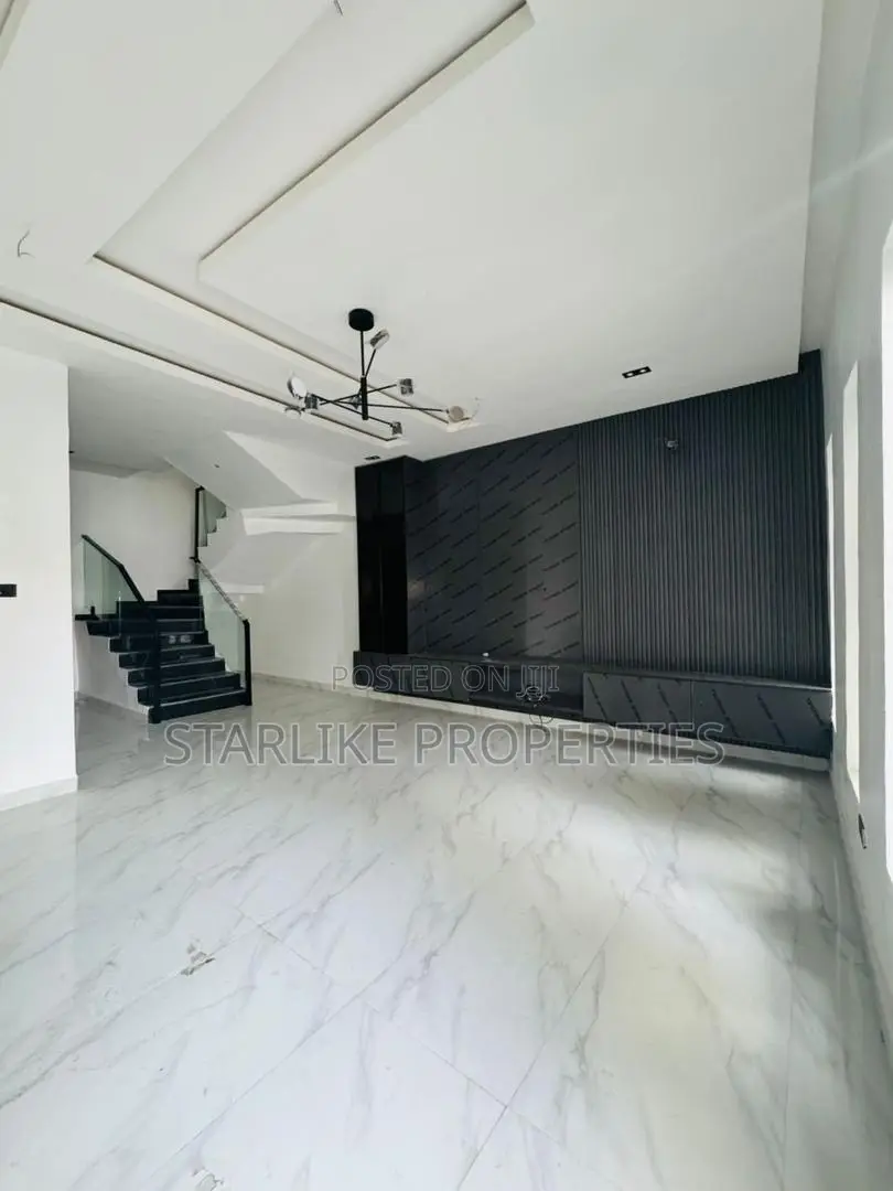 4bdrm Duplex in Lekki Expressway for sale in Lekki Expressway