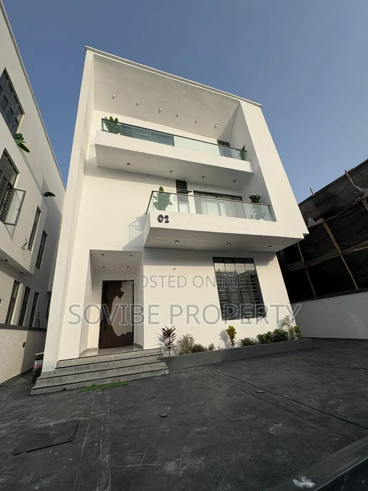 Furnished 6bdrm Duplex in Hampton Lake Estate, Chevron for sale in Chevron