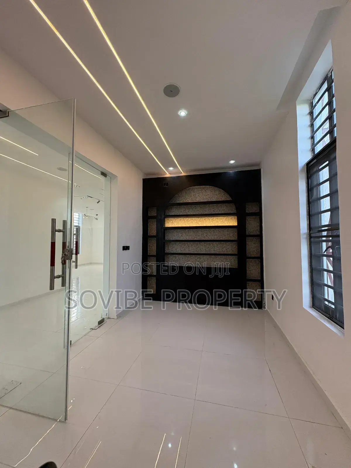 Furnished 6bdrm Duplex in Hampton Lake Estate, Chevron for sale in Chevron
