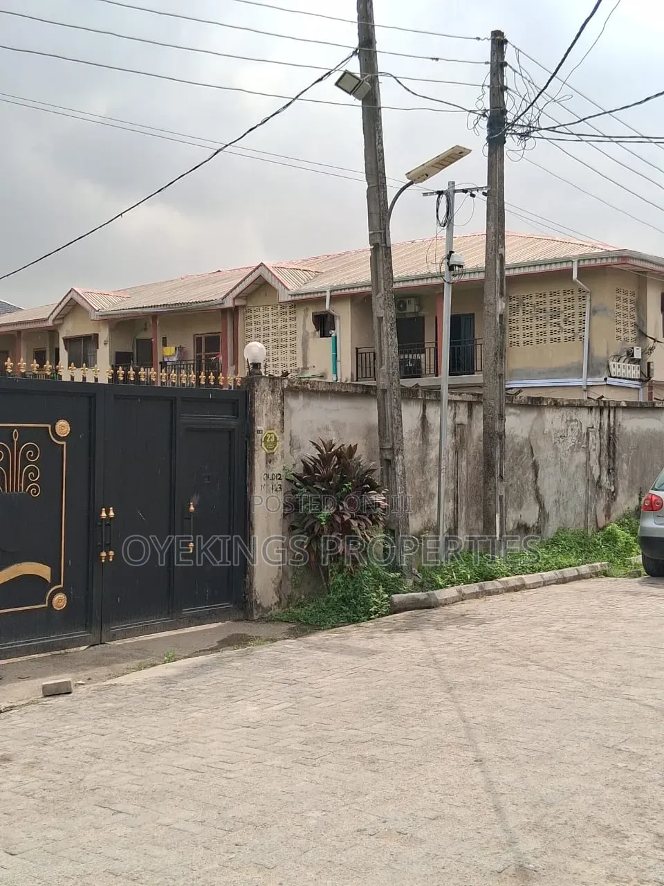 3bdrm Block of Flats in Cele Busstop, Akala Express for sale in Akala Express